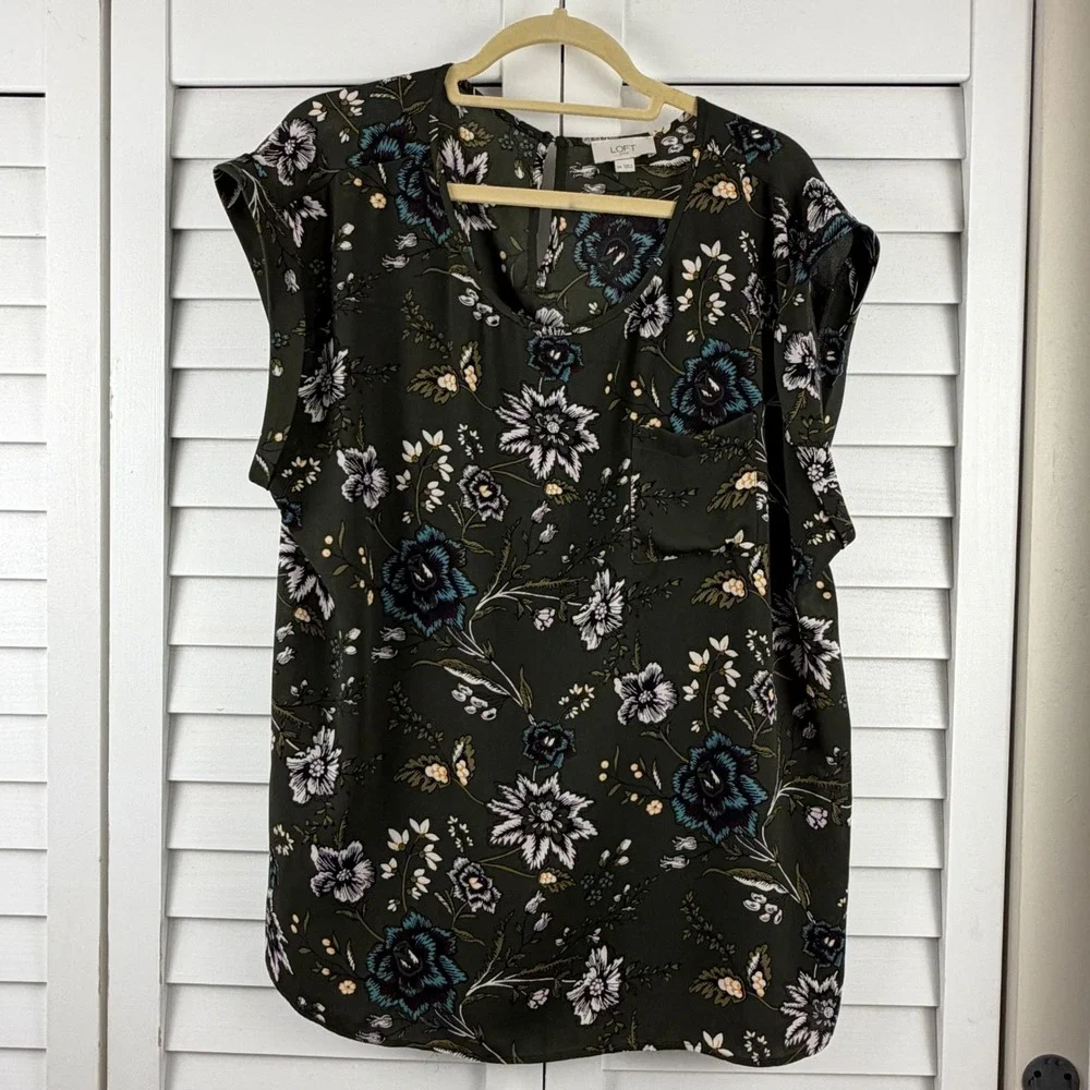Loft Blouse Women XXL Olive Green Floral Short Sleeve Pocket Keyhole Back - Picture 11 of 11